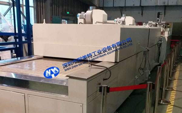 汽車內(nèi)飾件軟化后壓制定型隧道爐烘干線 汽車內(nèi)飾件軟化后壓制定型隧道爐烘干線